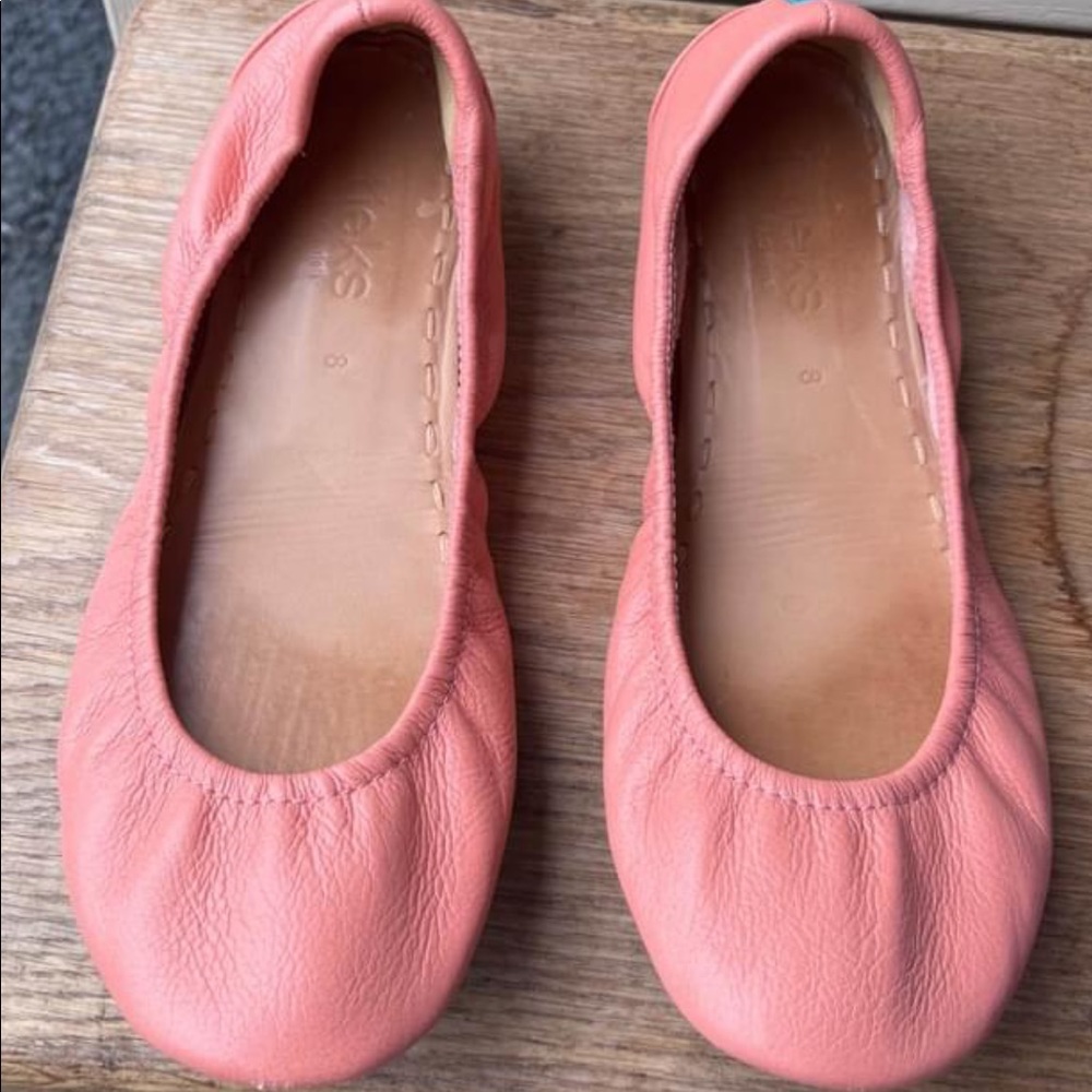 Peach Poppy Tieks size 8